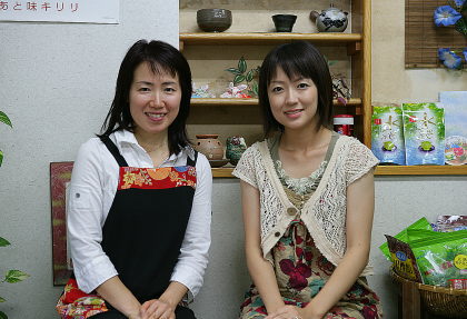 藤本 愛英さん(福本園店舗にて)